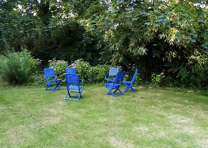 De La Ferme De La Cour * Crasville (Manche)