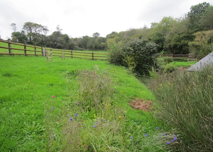 De La Ferme De La Cour * Crasville (Manche)